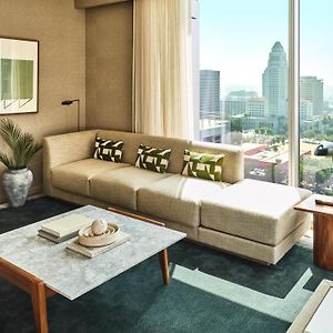 Premium One-Bedroom King Suite